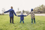 Familie bei der gemeinsamen Rehabilitation